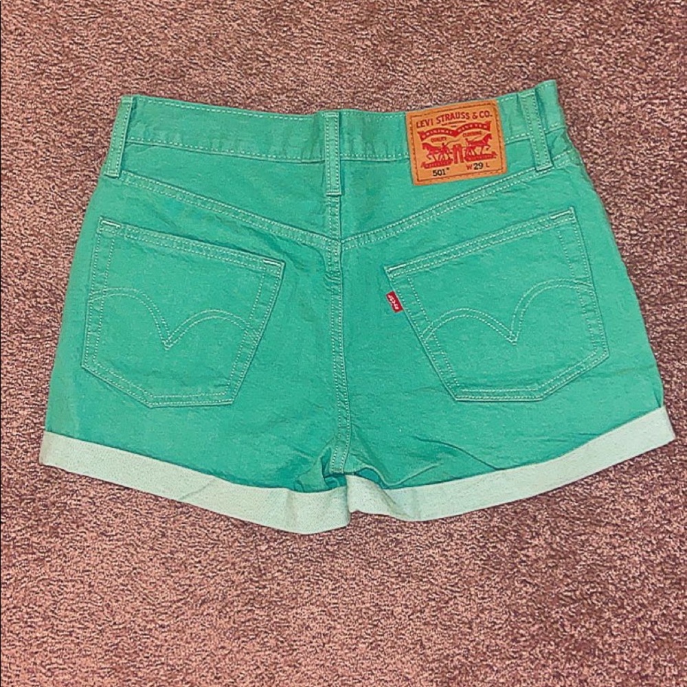 Retro Levi’s 501 shorts
